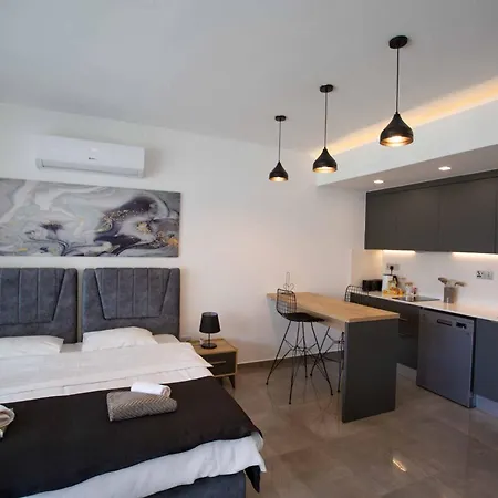 Courtyard By Holidaykeys Apartment
